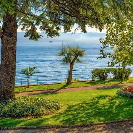 Charmante Adriana F By Interhome