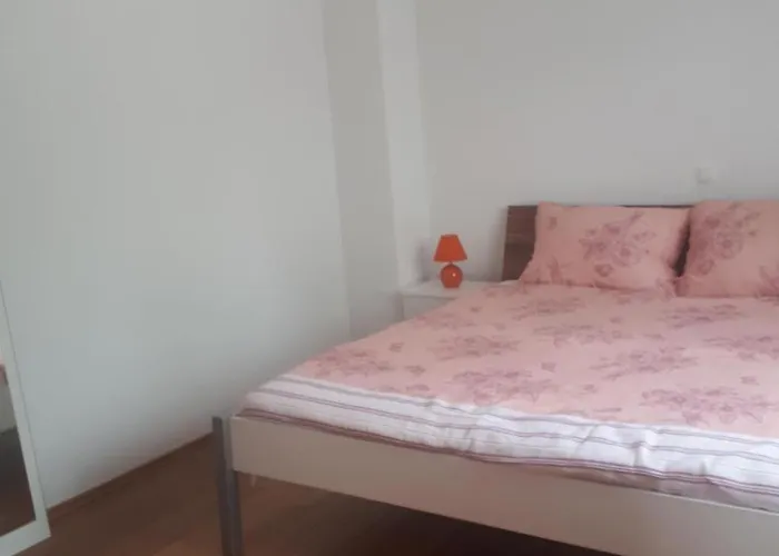 Charmante Adriana F By Interhome * Dobreć