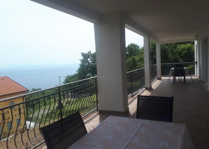 Apartman Charmante Adriana F By Interhome