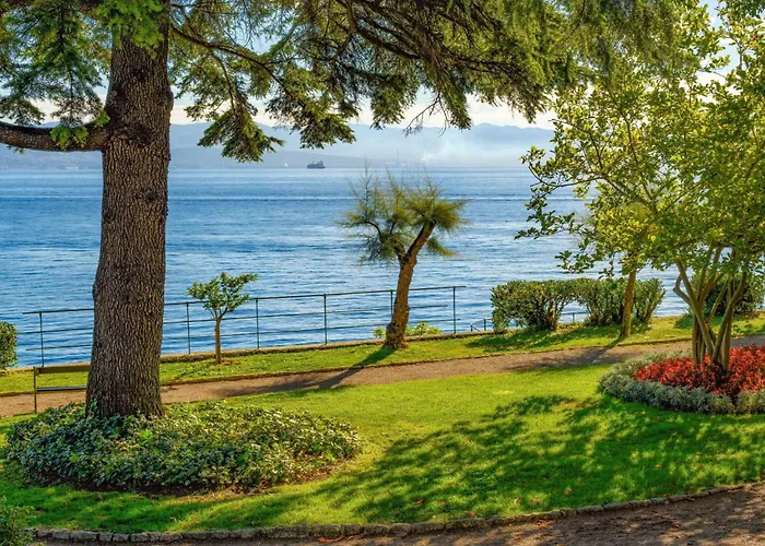 Charmante Adriana F By Interhome